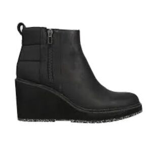 Tom’s Waterproof Black Wedge Ankle Leather/Nylon  Boots(Size 8.5)